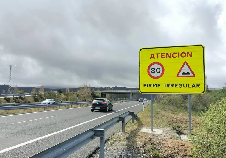 Inesperada limitación a 80 por hora en la Autovía de la Plata en el tramo del puerto de Vallejera